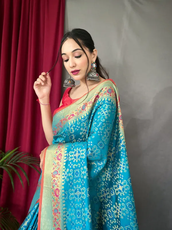 Sky_Blue_Pure_Bandhej_Patola_Silk_Sarees_with_Minakari_Work_With_Blouse_Piece_Attached